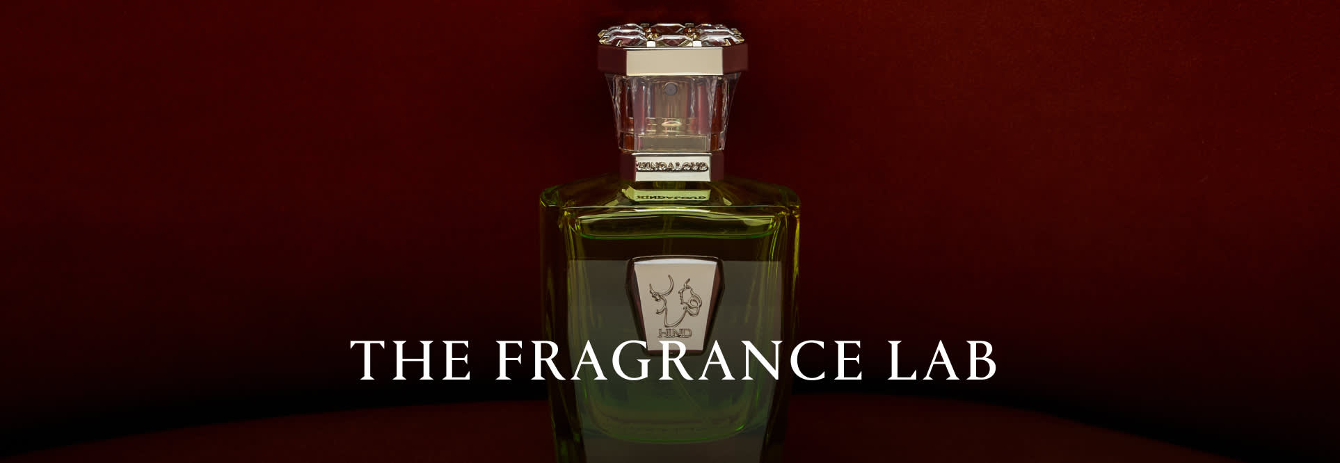 FRAGRANCE BANNER DSK EN ROW