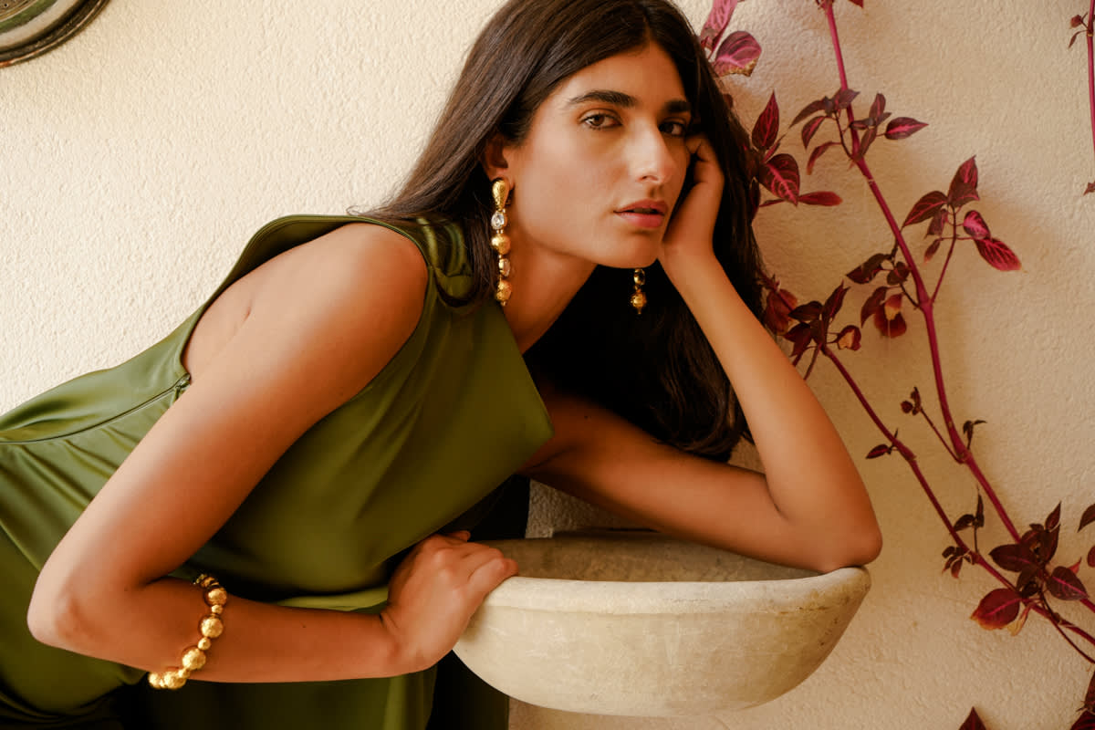 black and gold geometric dress 1928 Gold-Tone Green Crystal Link Bracelet, Women's main image 0