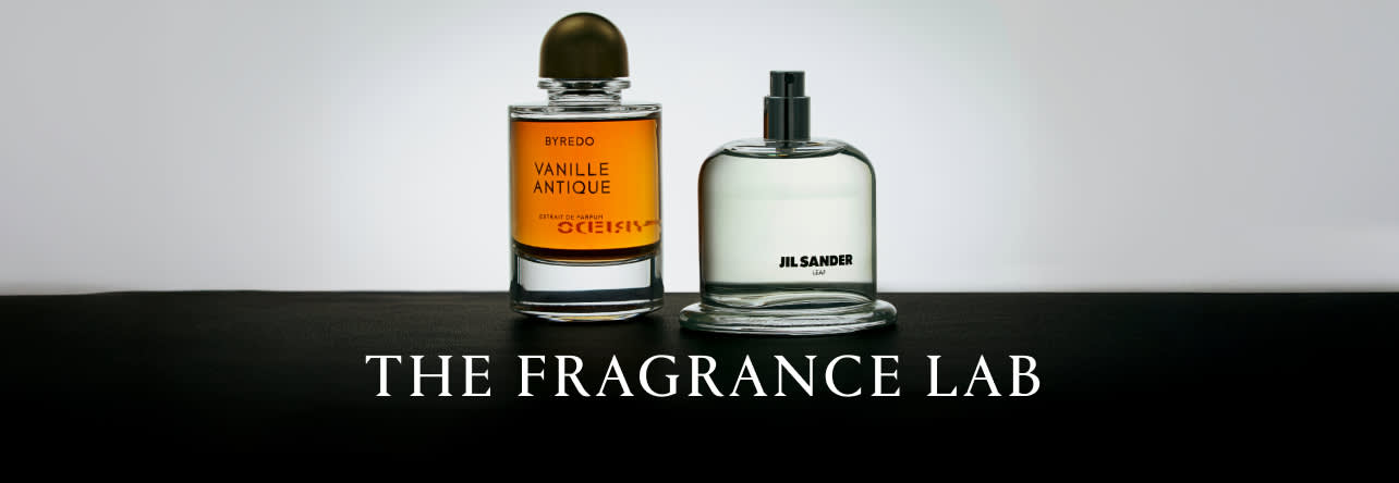 FRAGRANCE BANNER DSK EN