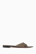 أسود
