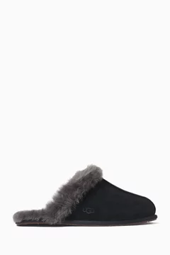 أسود
