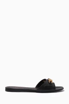 أسود