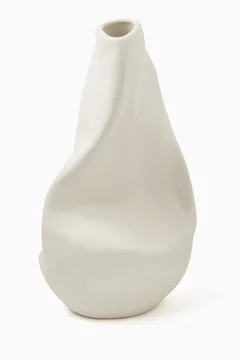 أبيض