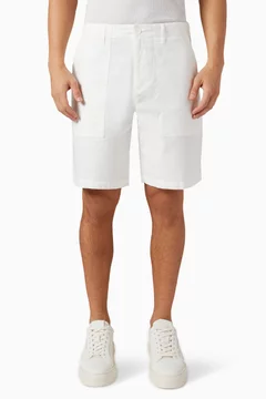 أبيض