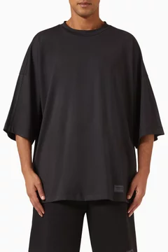 أسود