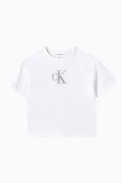 أبيض