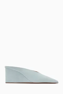 أزرق