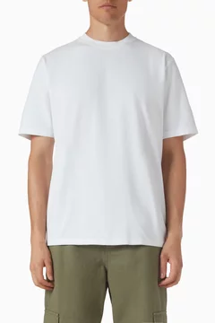 أبيض