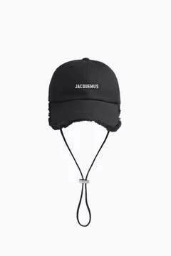 أسود