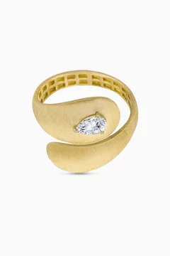 Pear Diamond Ring in 18kt Gold