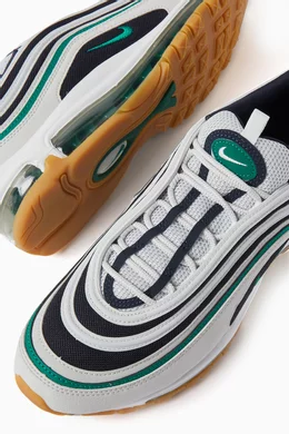 Colourful nikes outlet