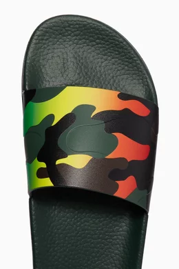 Buy Valentino Garavani Black Valentino Garavani Camouflage Slide Sandals in Rubber for Men in UAE Ounass