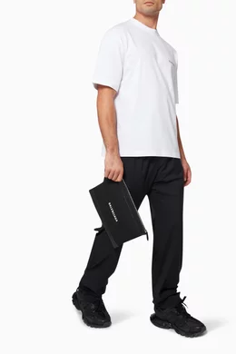 White tee shop balenciaga man bag
