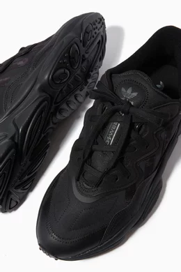 Ozweego all black online
