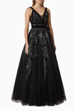 Sleeveless gown outlet