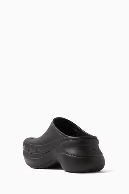 Buy Balenciaga Black x Crocs Closed Slides in Rubber for Women in UAE Ounass