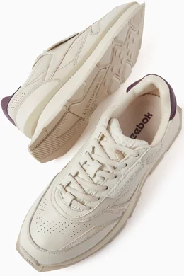 Buy Reebok Catalyst White Classic LTD Low top Sneakers in Leather for Women in UAE Ounass
