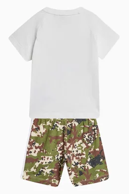 Camo t shirt and outlet shorts