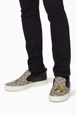Buy Gucci Black Beige & Black GG Supreme Tiger Slip-On  display picture 3
