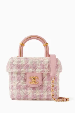 バッグ Tweed Crystal Vanity Bag  pink Buy Chanel Pre-Loved Pink Unused 2023 Mini Vanity Bag in