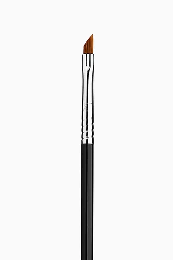 E06 Winged Liner™ Brush 