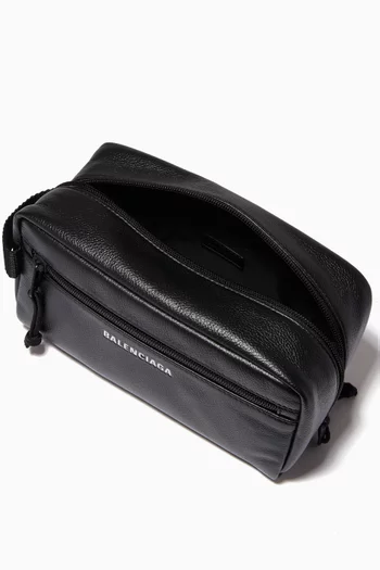 Explorer Wash Bag in Grained Calf Leather   