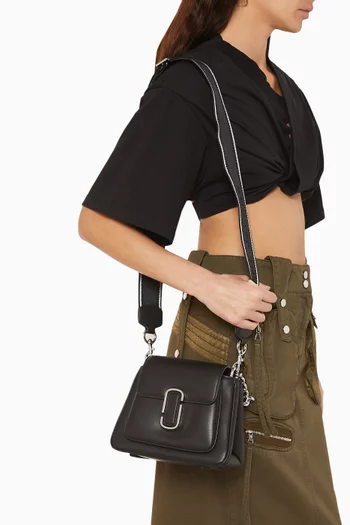 حقيبة ساتشل ميني بشعار الماركة وسلسلة جلد
