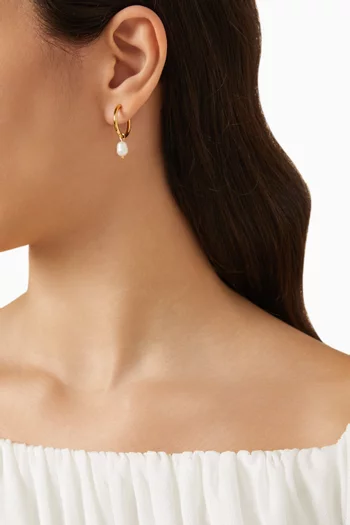Jenna Pearl Hoop Earrings in 18kt Gold-plated Stainless Steel