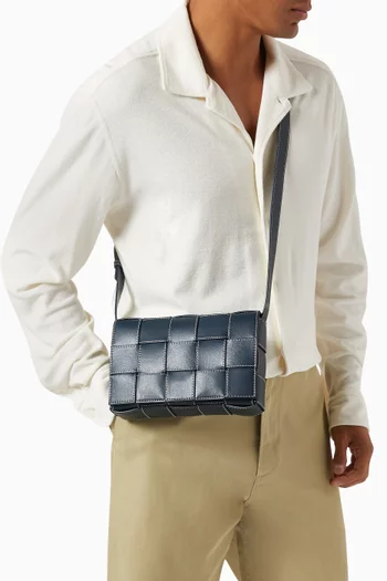 حقيبة كروس كاسيت جلد مجدول بتصميم متعامد