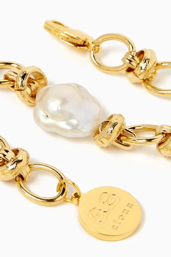 MIRA BRACELET 18K GOLD PLATED OVAL LINK CHAIN FINISHED WITH FLOWER KESHI PEARLS, AND AN 18KT GOLD PLATED LOGO TAG:WHITE:One Size|217408724