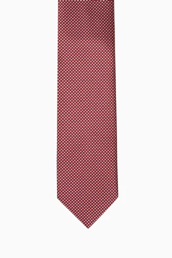 ربطة عنق حرير منقطة بأشكال هندسية
