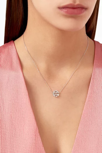 قلادة أفينوز ذهب أبيض عيار 18‏ بدلاية مرصعة بالماس