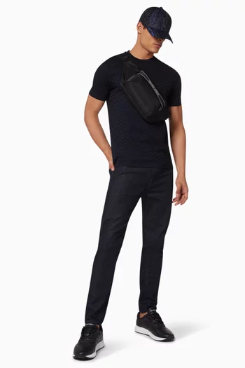 تي شيرت جيرسيه بشعار النسر وأحرف شعار الماركة جاكار