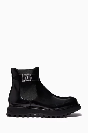 Bernini Chelsea Boots in Patent Leather