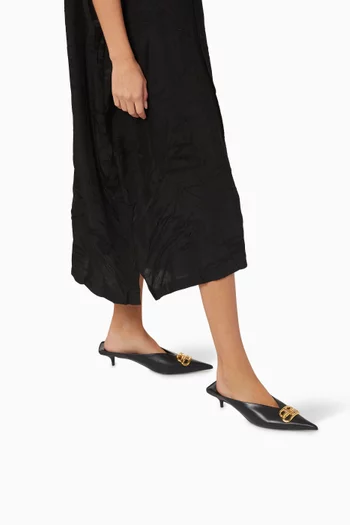 حذاء مفتوح من الخلف جلد نابا بمقدمة مدببة وشعار BB وكعب 40 مم