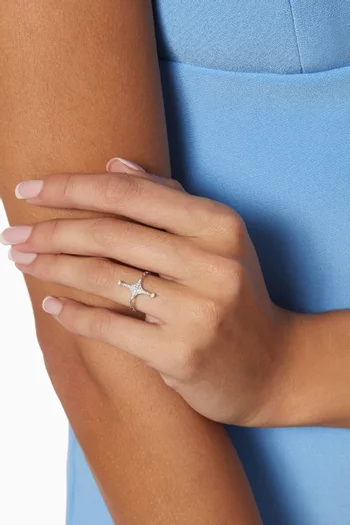 Star Pavé Diamond Ring in 18kt White Gold