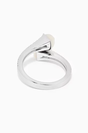 Cleo Diamond & Moonstone Ring in 18kt White Gold