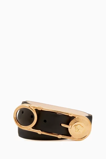 حزام بإبزيم على شكل دبوس جلد