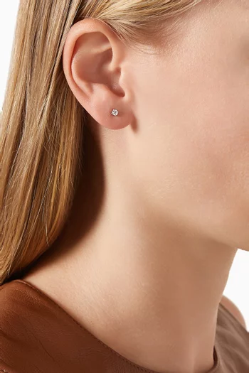 أقراط ماس مستدير ذهب أبيض عيار 18