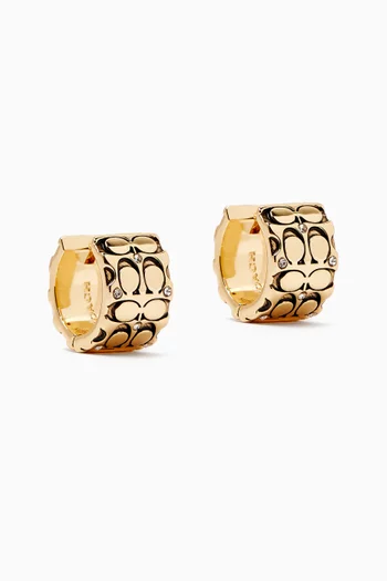 أقراط هاجي مبطّنة بشعار حرف C معدن