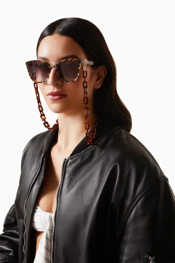 The Holy Chain in Acetate