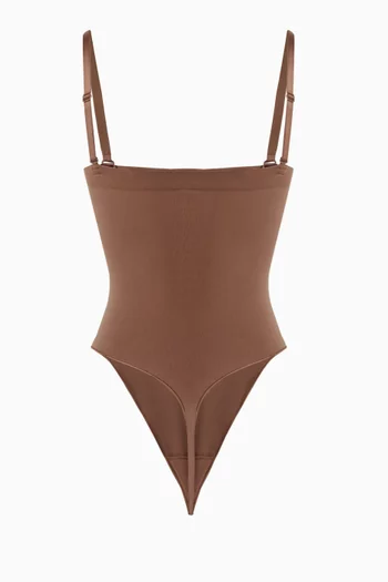 بودي سوت بتصميم ثونغ بلا حمالات سيمليس سكلبت