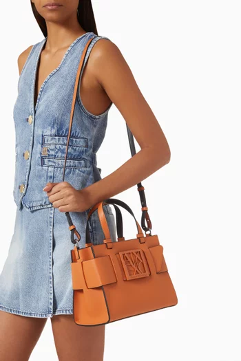 حقيبة يد سوزي متوسطة بشعار الماركة جلد صناعي