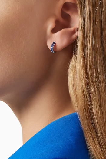Queen Sapphire Huggies in 18kt White Gold
