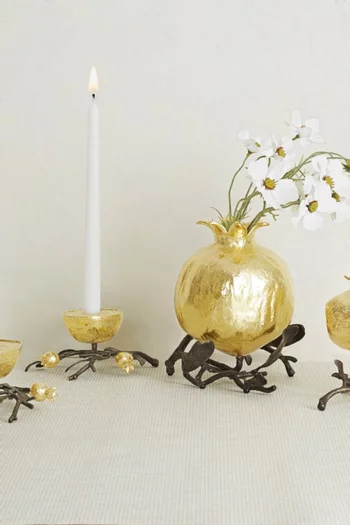 مزهرية بتصميم رمان