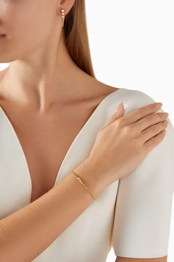 أقراط متدلية بتصميم مقولب مرصعة بأحجار بطلاء ذهب معاد تدويره عيار 18