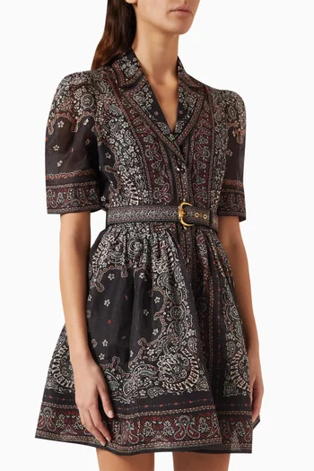 فستان ماتشميكر قصير بنمط قميص أورجانزا وحرير وكتان