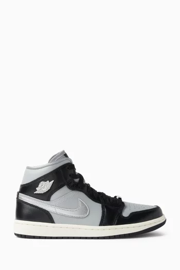Air Jordan 1 SE Mid-top Sneakers in Leather