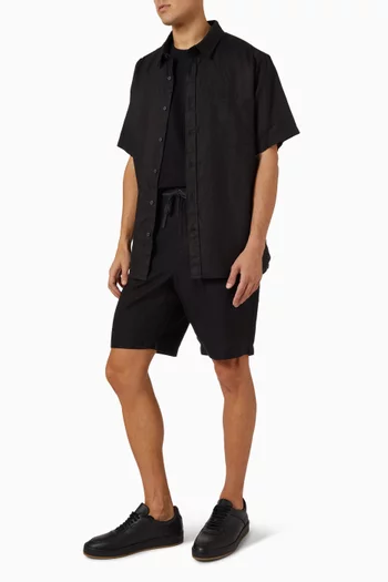 قميص بأكمام قصيرة وقصة كلاسيكية كتان