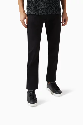 سنيكرز جلد بنقشة زخارف يونانية